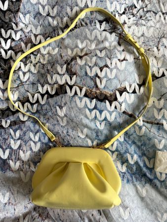 Wunderschöne pastellgelbe Tasche THE MOIRÉ - made in Italy