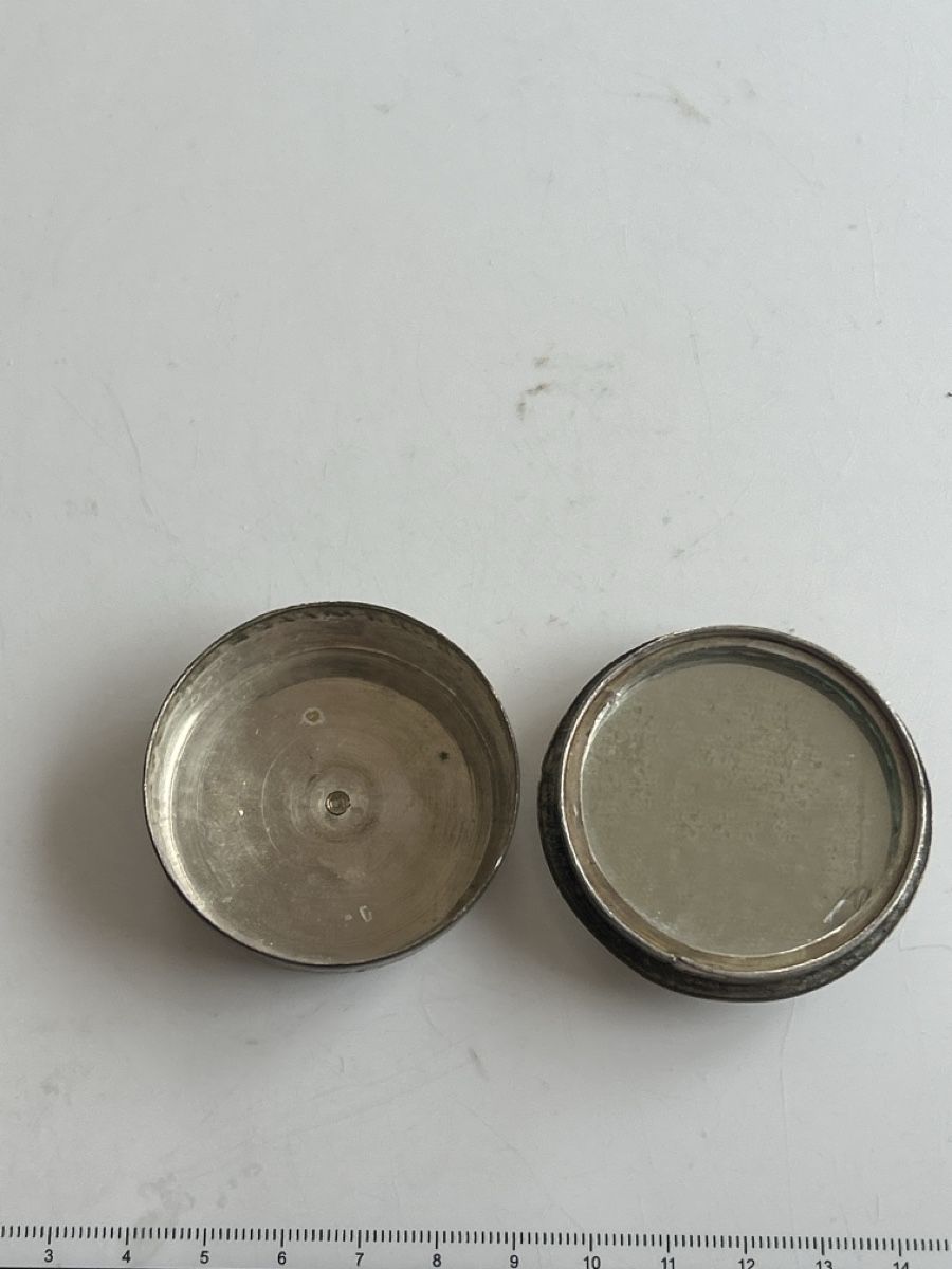 Zuccheriere: Dose mit Deckel, Muscheleinlage, gemalt,(S24) – Usato da Neuenhof venduto da bro_9zsg 3
