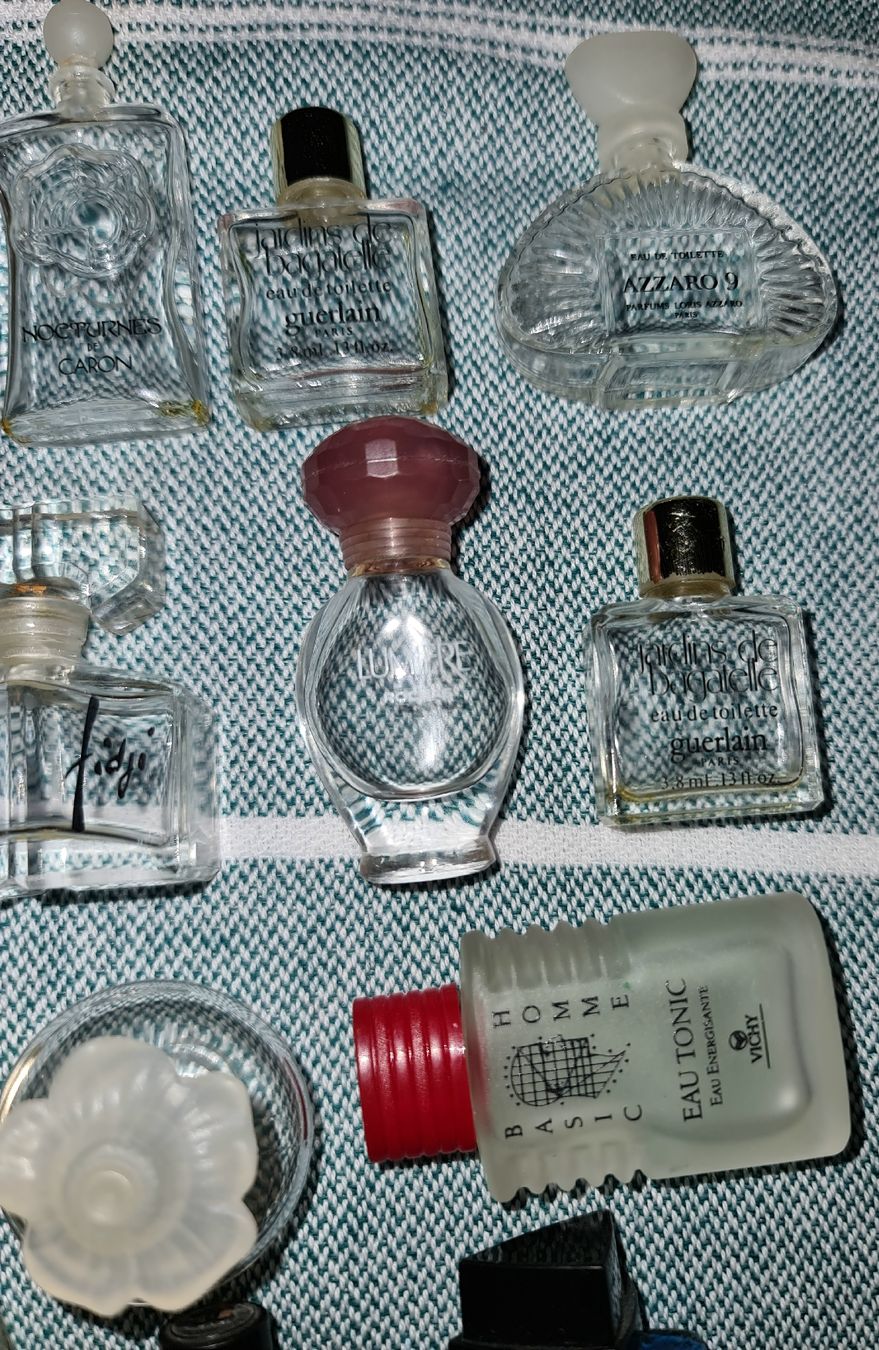 Profumi & Eau de Toilette: flacons de parfum. / lot – Usato da Cortaillod venduto da signep 5