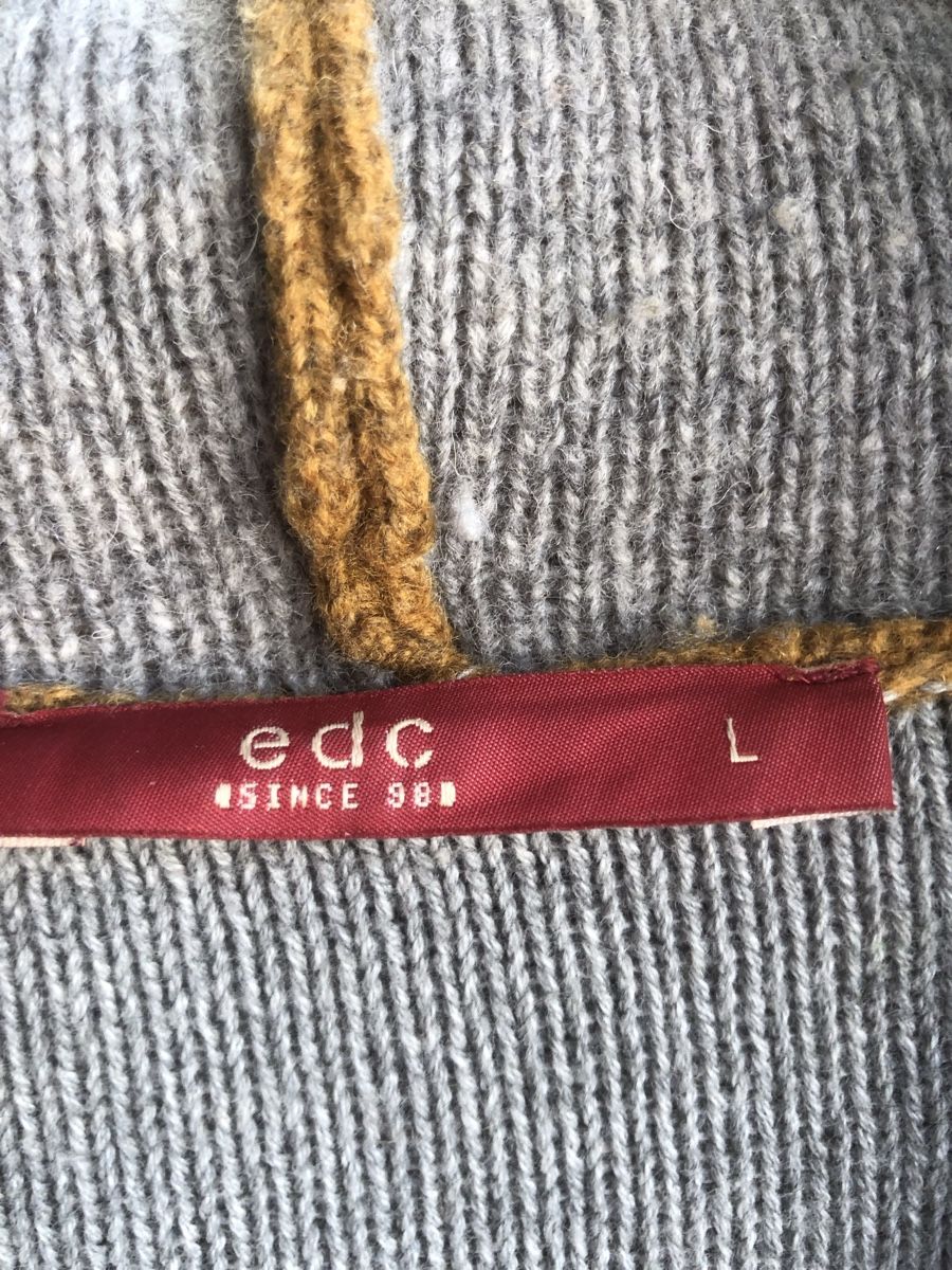 Esprit Giacche: Strickjacke mit Kapuze edc by Esprit – Usato da Wattwil venduto da Zeemeermin 4