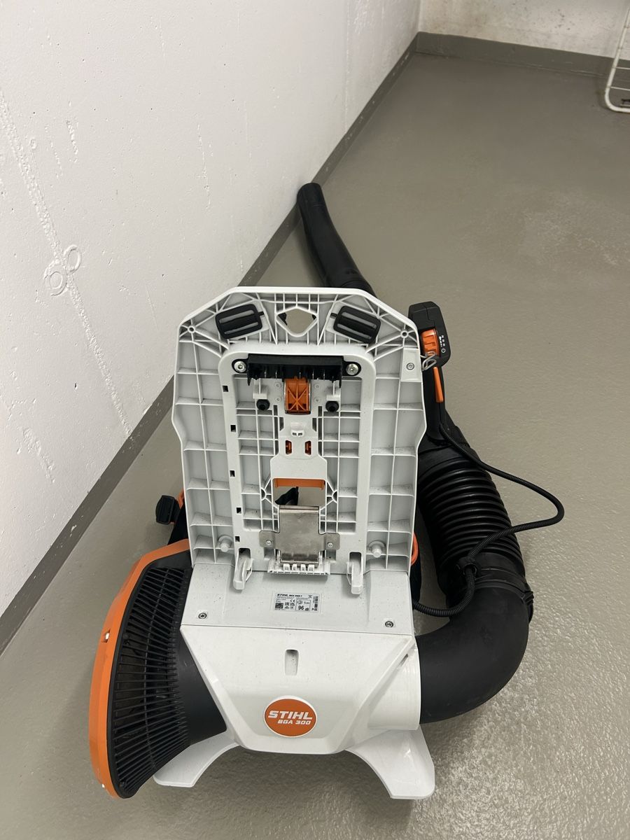Stihl Aspirateurs & souffleurs à feuilles: STIHL Laubbläser Rückentragbar – Défectueux à Rothrist par Miri_sm6 2