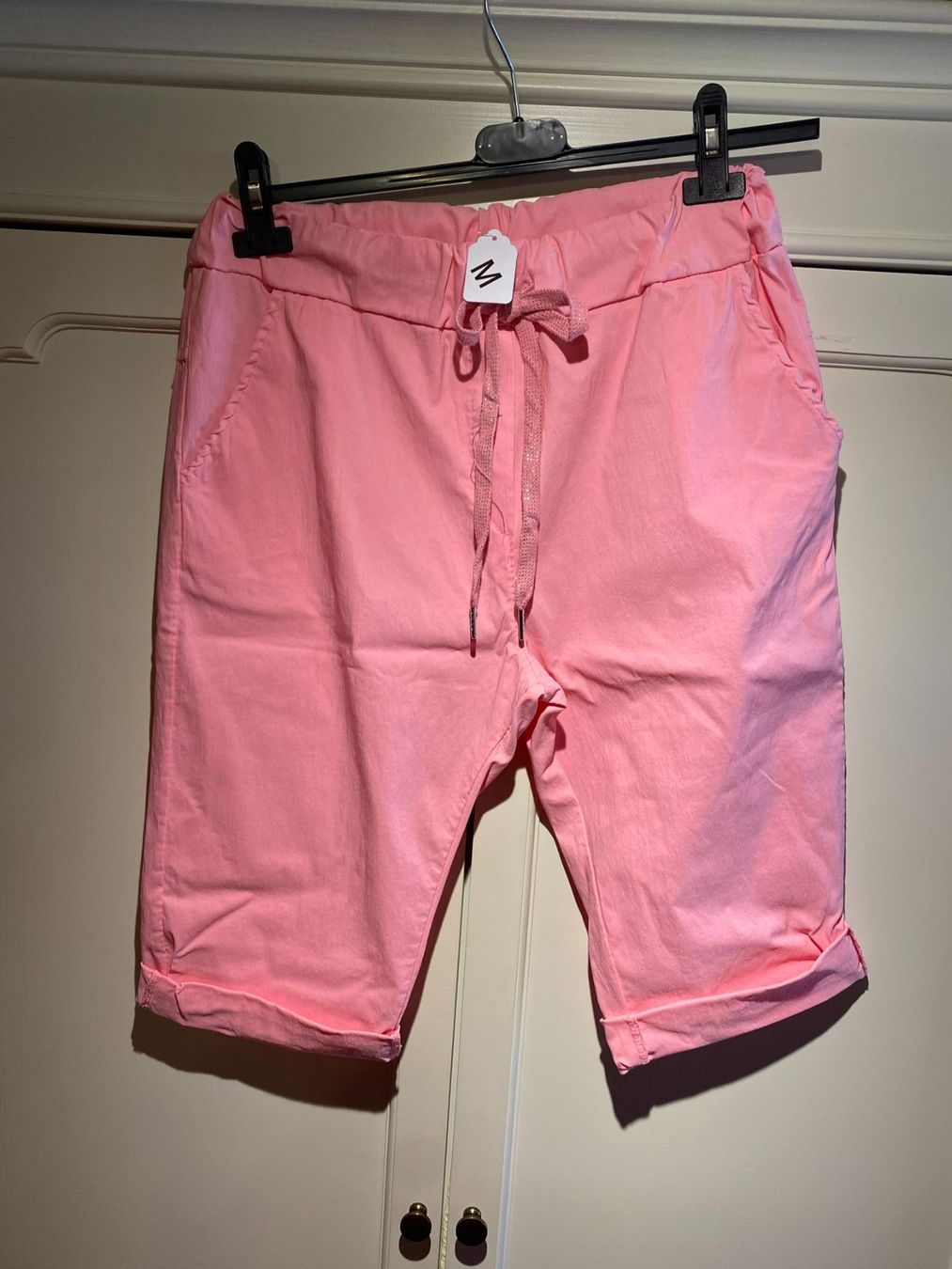 Pantalons: KURZE SHORTS -DAMEN,ROSA – Neuf avec emballage d'origine à Meienried par ManuelaBoutique 1
