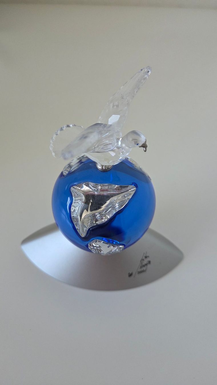 Swarovski Figuren: Swarovski Crystal Planet Vision 2000 Figur – Gebraucht aus Giebenach von Amigo 1
