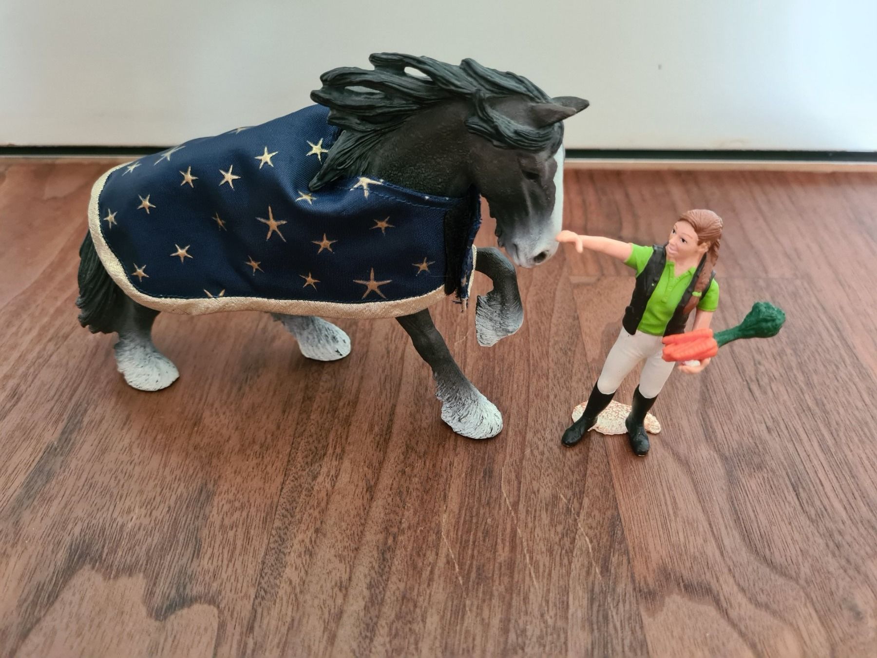 Schleich Figuren: Schleich - Pferd mit Zubehör - wunderschön – Gebraucht aus Hildisrieden von FamilieSteinmann
