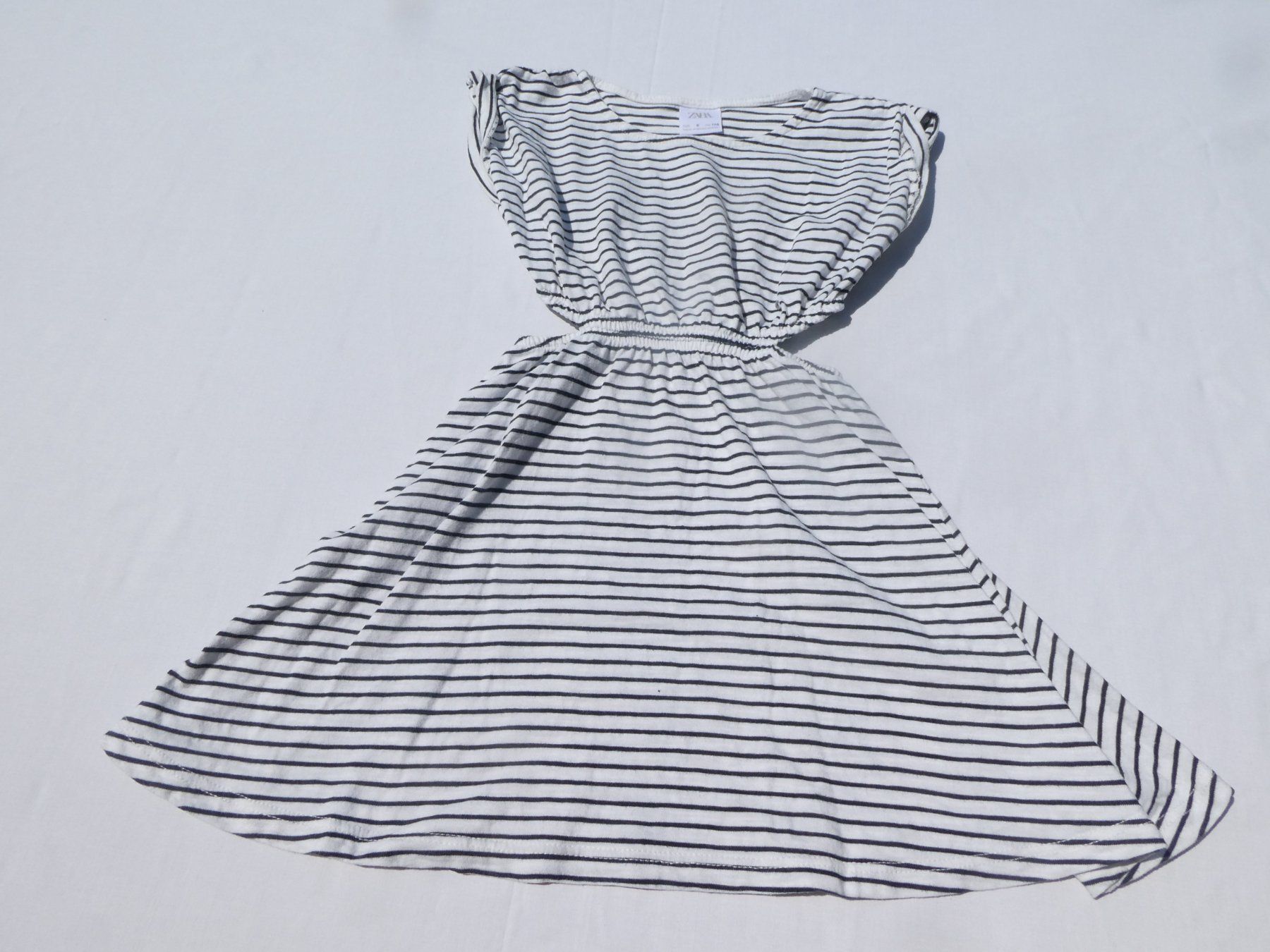 Zara Vestiti & Gonne: Kurzarm-Kleidchen von Zara, Gr. 116 – Usato da Gattikon venduto da kaandooh