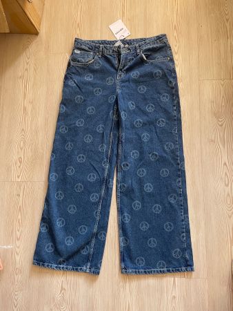 Ragged Jeans Hose mit Peace Zeichen, neuwertig, Grösse 30