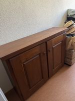Anrichte aus Holz massiv braun zwei Türen guter Zustand