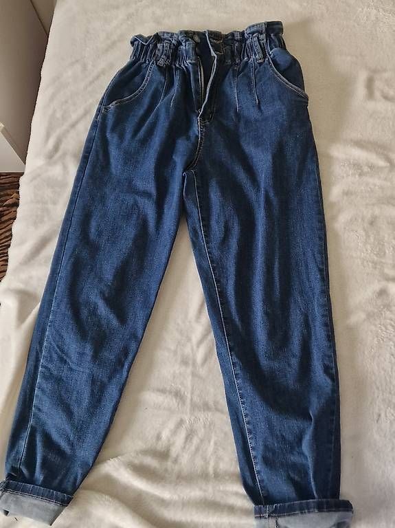 Lotti di vestiti: Jeans und Stoffhose – Usato da Rüfenacht BE venduto da Margret61