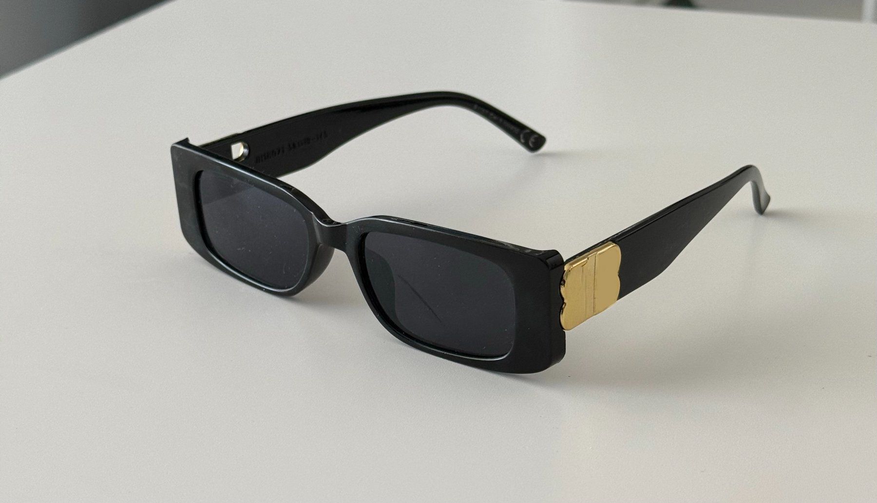 Brillen & Gläser: Sonnenbrille – Gebraucht aus Teufen AR von mrasbl.mcgr