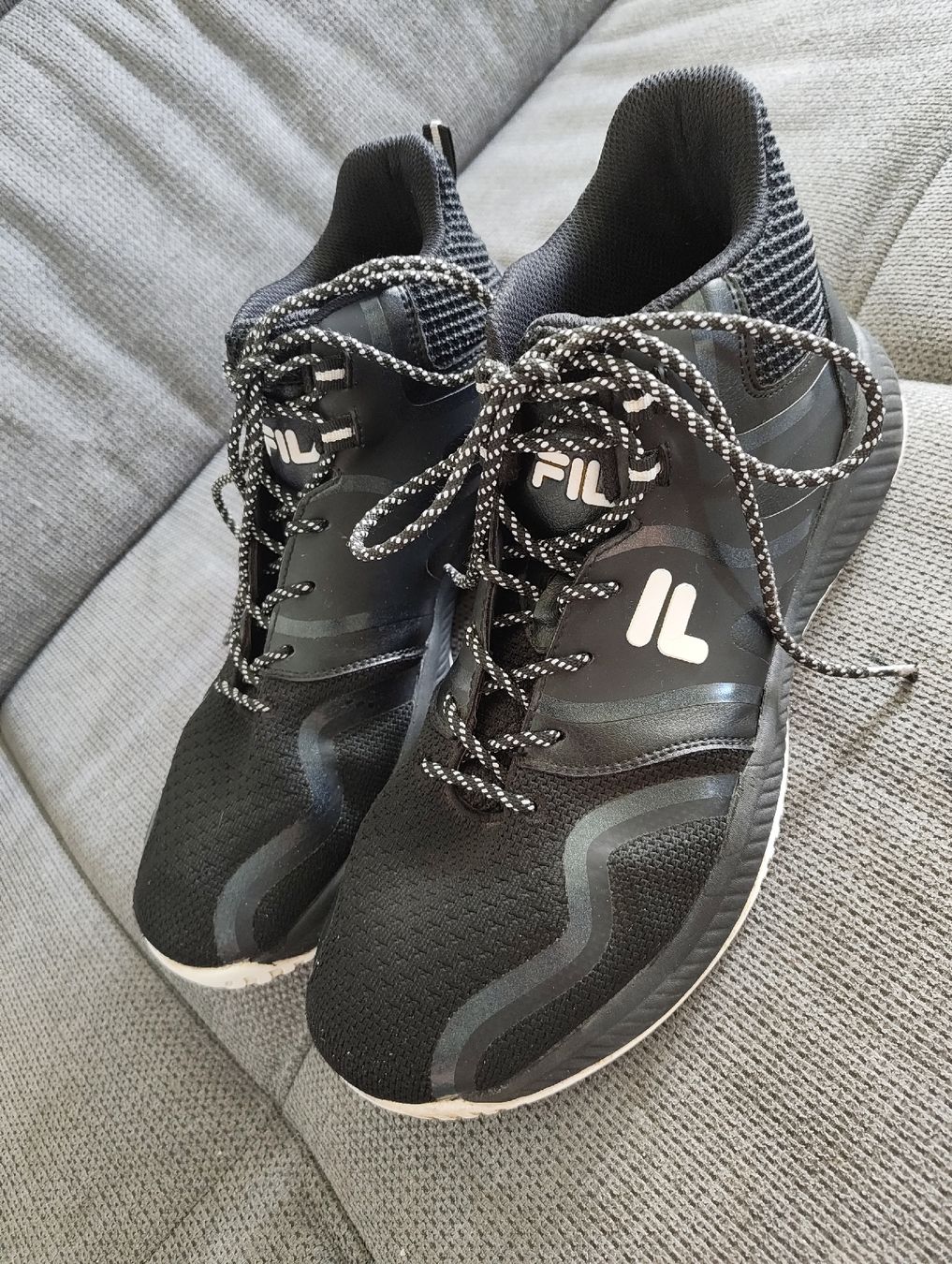 Herrenschuhe: Fila Schuhe schwarz Grösse 44 – Gebraucht aus Thierachern von _Sunshine_._ 2