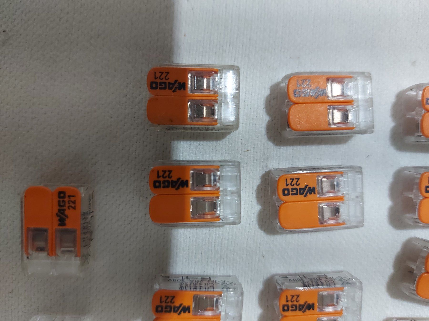 Componenti elettronici: WAGO Klemmen 221 SET mit 22 Stück – Usato da Rheinau venduto da profitronic.shop 5