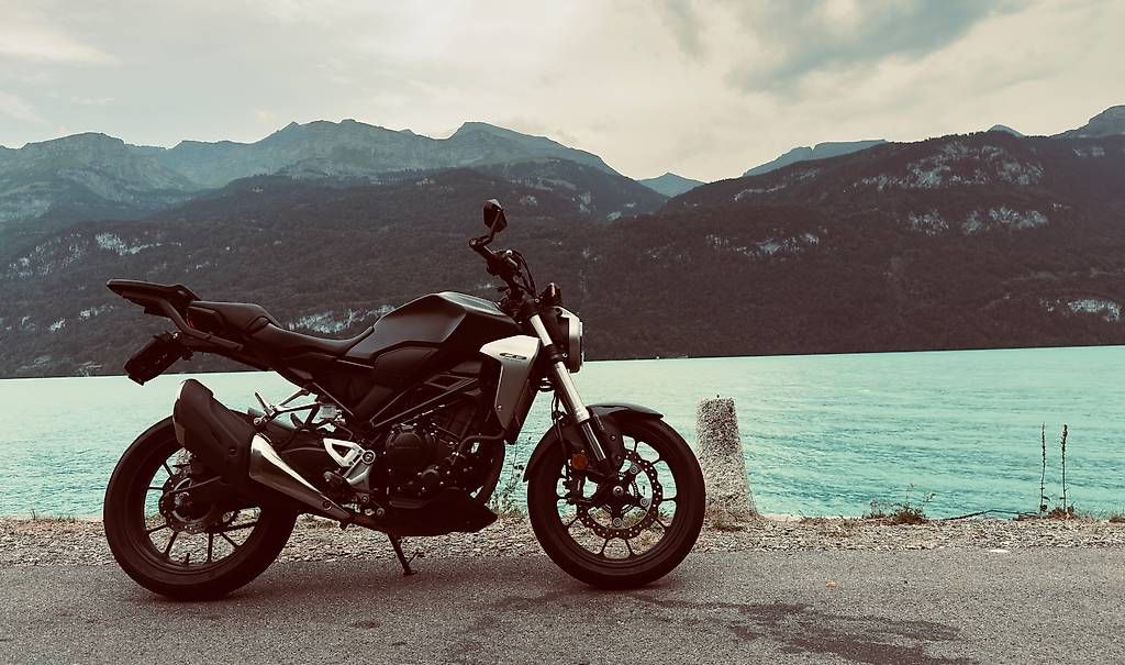 Honda Strada: Honda CB300R Schwarz – Usato da Root venduto da Shadow86