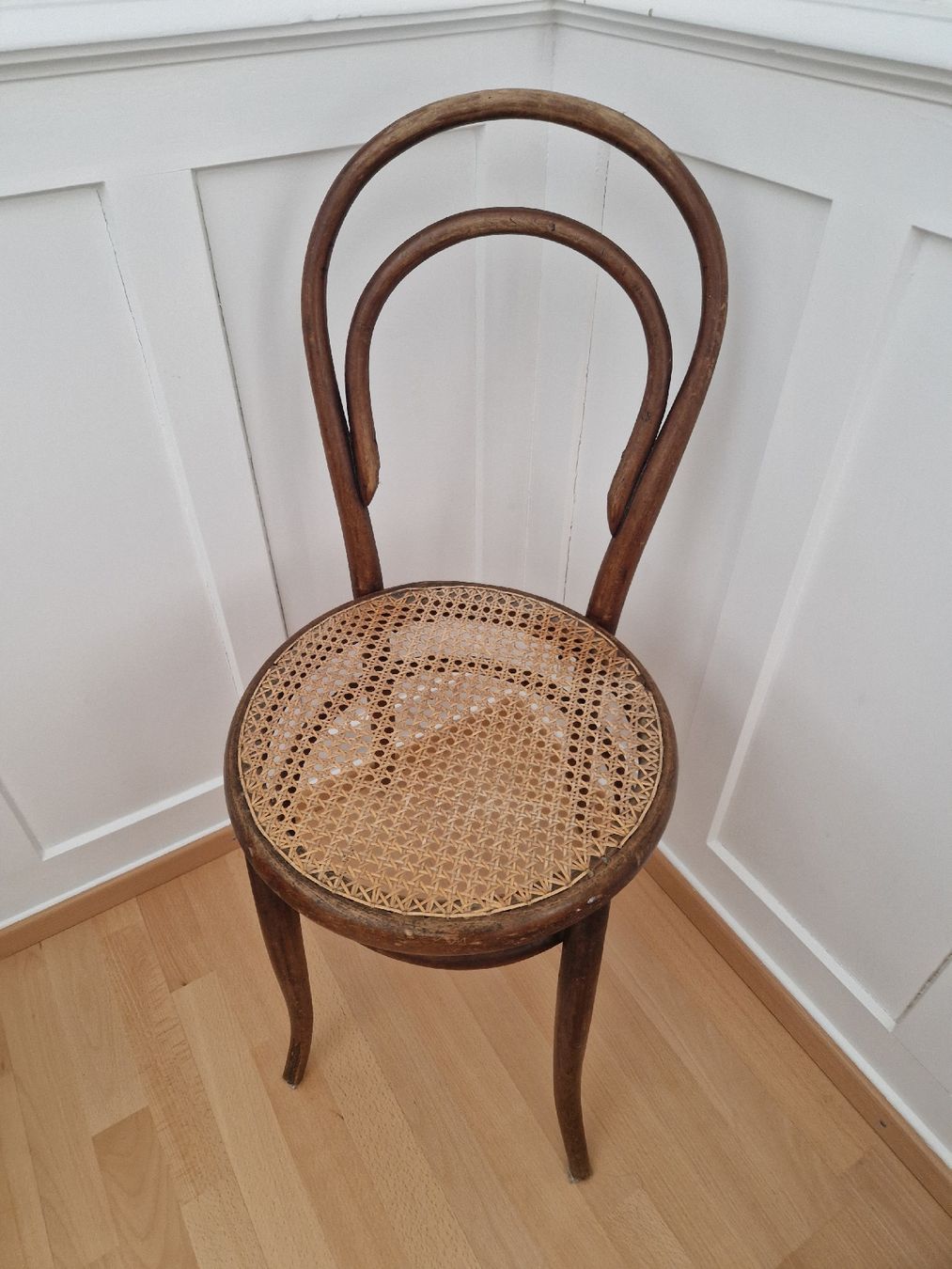 Thonet Sedie: Thonet Stuhl mit Wienergeflecht – Usato da St. Gallen venduto da Sayuri 1