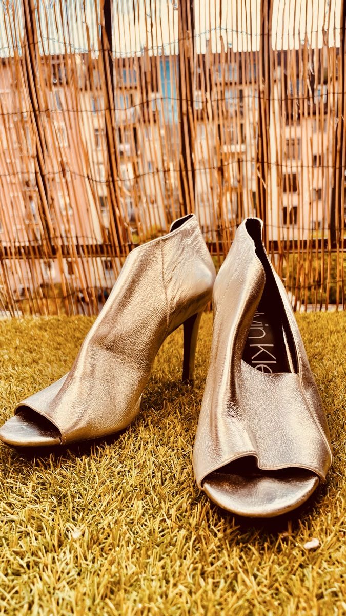 Calvin Klein Scarpe da donna: Pumps Calvin Klein Silber, Größe 39 - Elegant! – Usato da Luzern venduto da lei_5btm 2