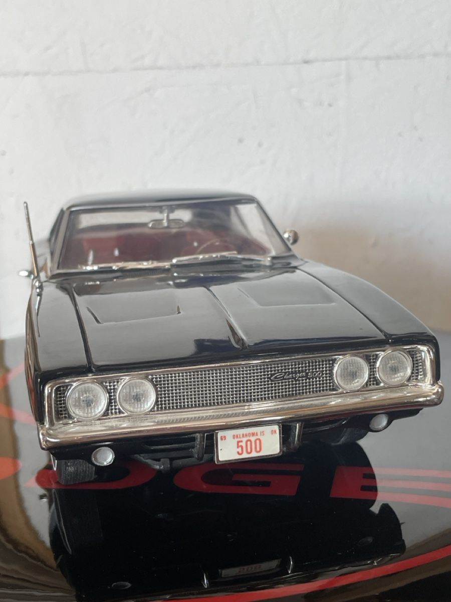 Dodge Modellini d'auto: Dodge Charger R/T, 1969, Schwarz, Modellauto – Usato da Goldingen venduto da FirebirdLady92 1