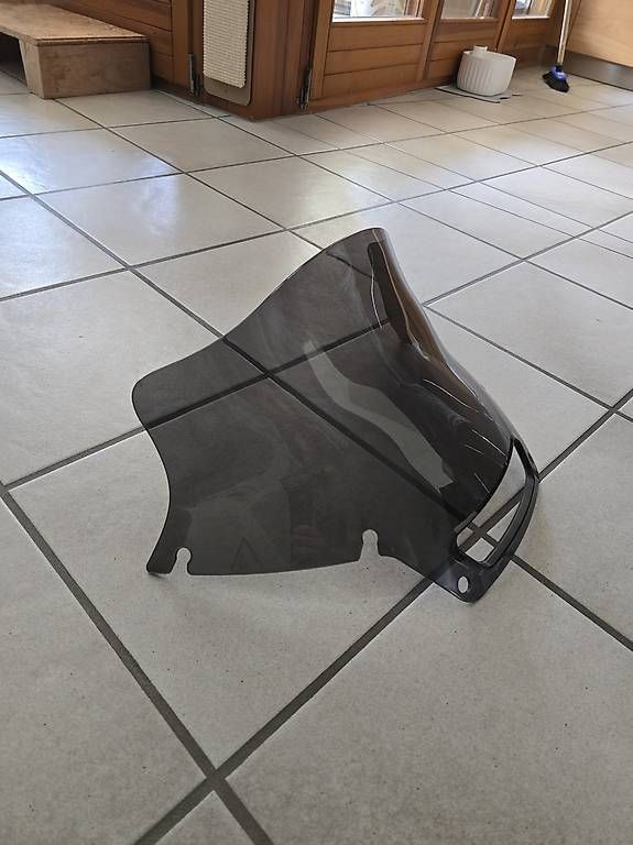 Tutti i ricambio per moto: Harkey Windshield Low Rider ST dark smoke – Usato da Biel-Benken BL venduto da Tizi218 2