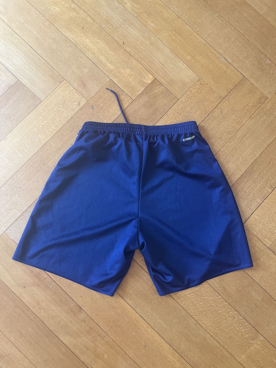 Adidas Pantaloni: Kurze Adidas Hose, Grösse S – Usato da Bern venduto da sosophie 1