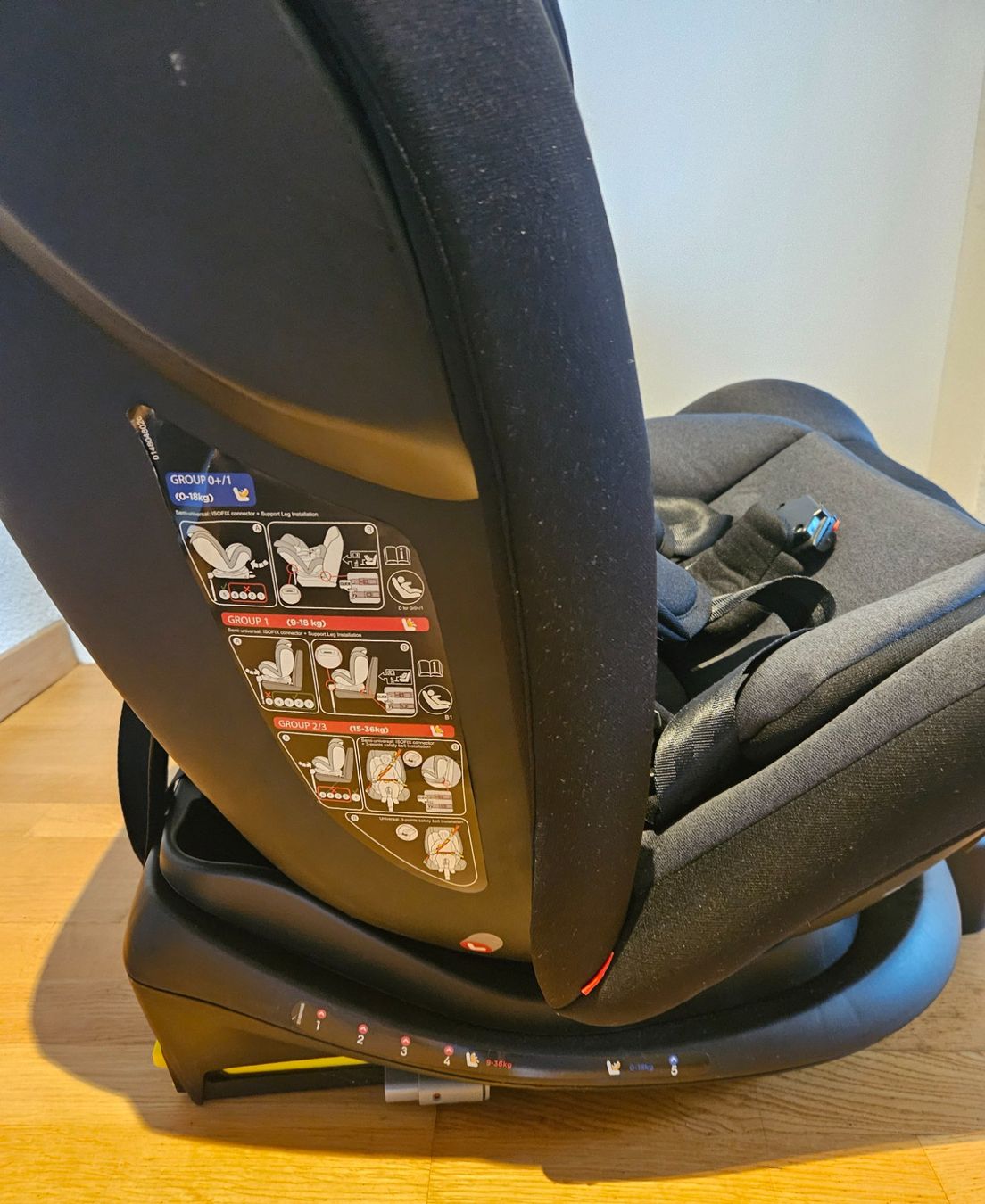 Seggiolini per auto: Auto Kindersitz EvolveFix 0-36kg inkl. Isofix – Usato da Utzenstorf venduto da and_c8wy 2