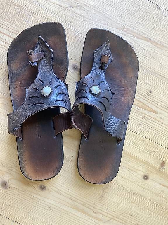 Damenschuhe: Leder Sandalen/Flip Flops – Gebraucht aus Grüningen von kat308 1