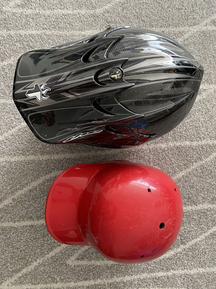 Caschi: 2x Helm – Usato da Baar venduto da Ape81 2