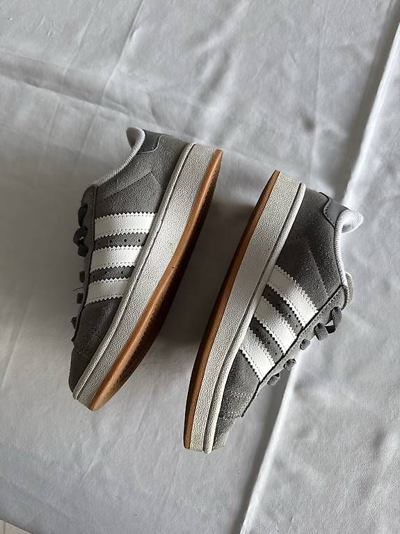 Schuhe für Jungen: Adidas Campus  Kinder  Grösse 33.5 – Neu und originalverpackt aus Schlieren von gue_m9qk 2