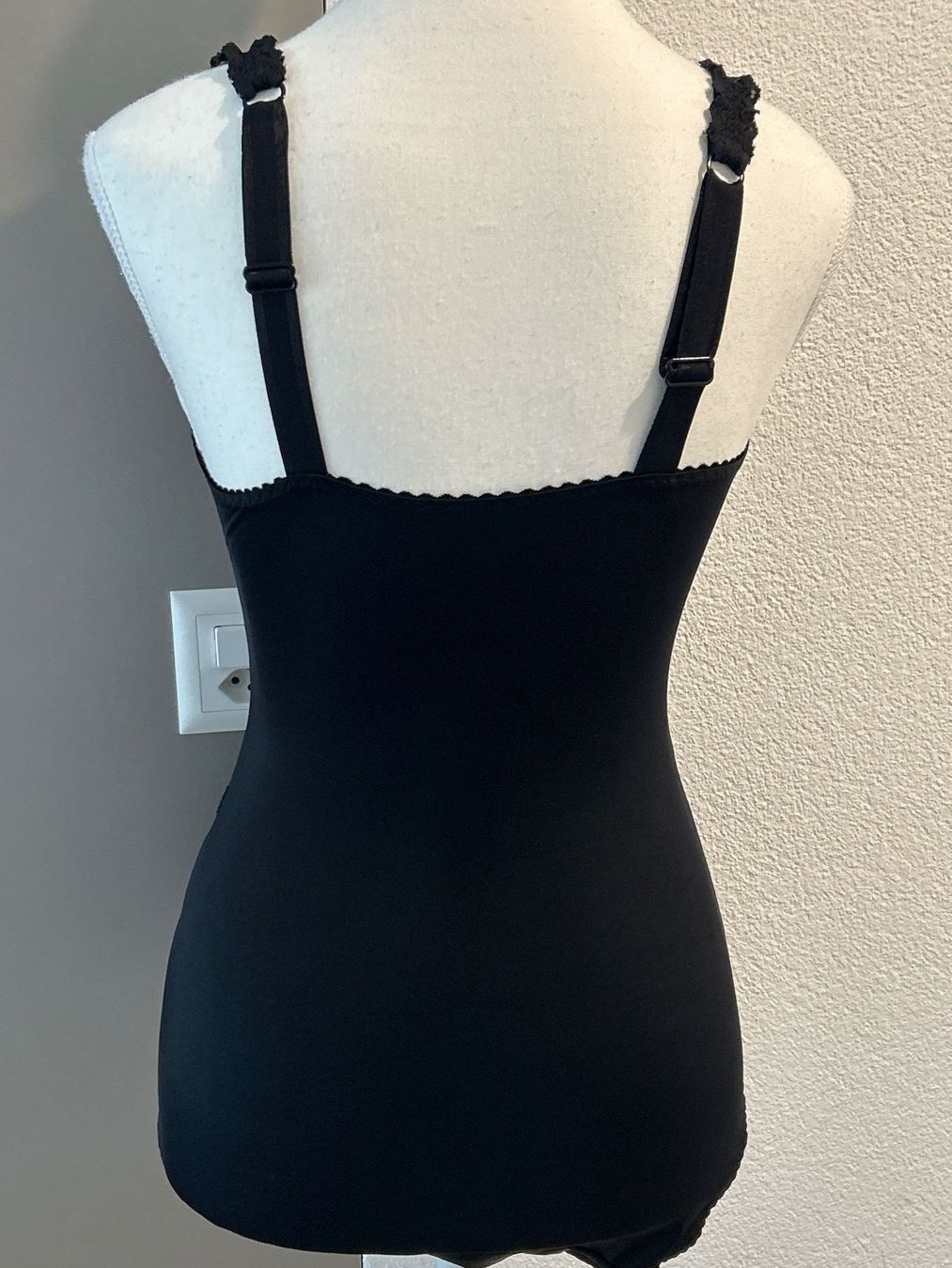 Sonstige Unterwäsche: Bodyforming Body schwarz mit Spitze – Neu (gemäss Beschreibung) aus Brunnen von Nala2929 5