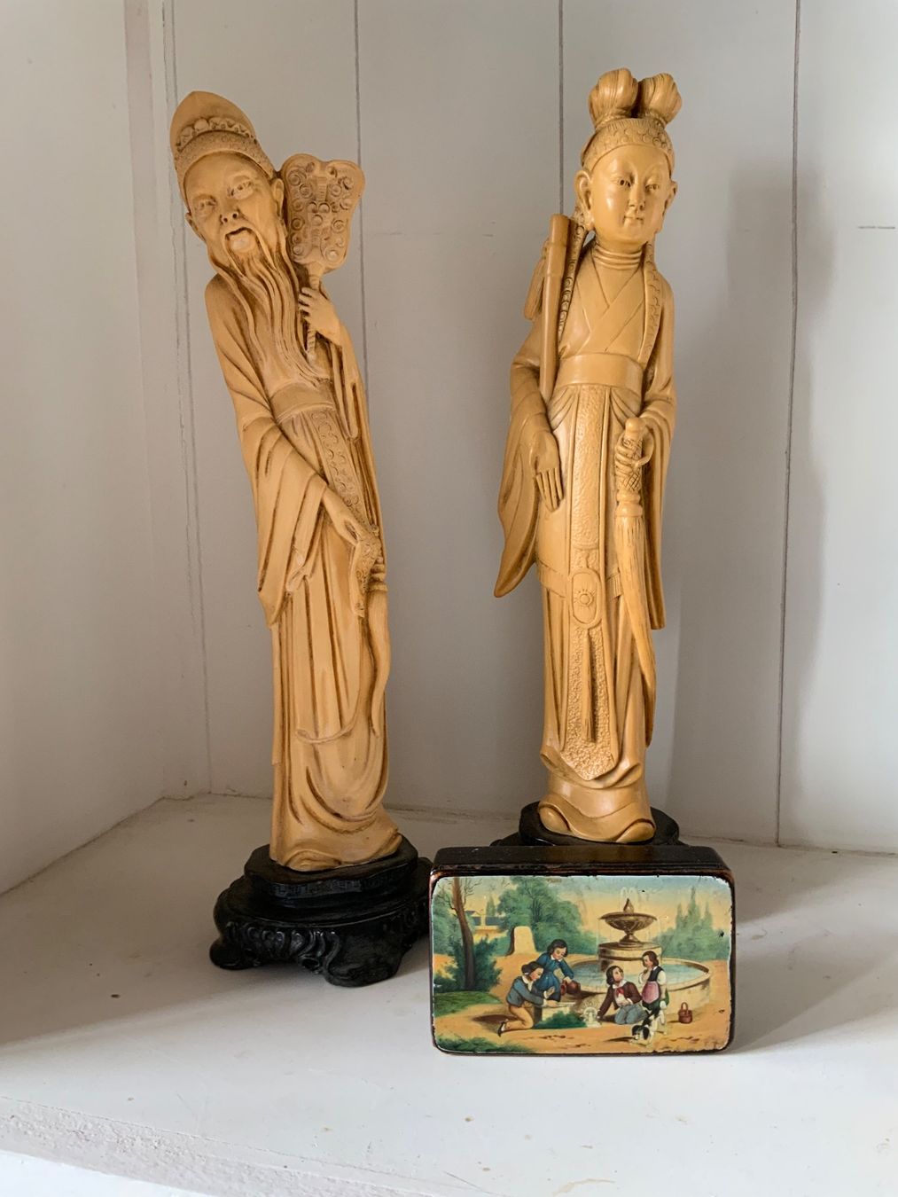 Figuren: 2 alte  Figuren Stil chinesisch Kunstharz – Gebraucht aus Cham von Mira10 3