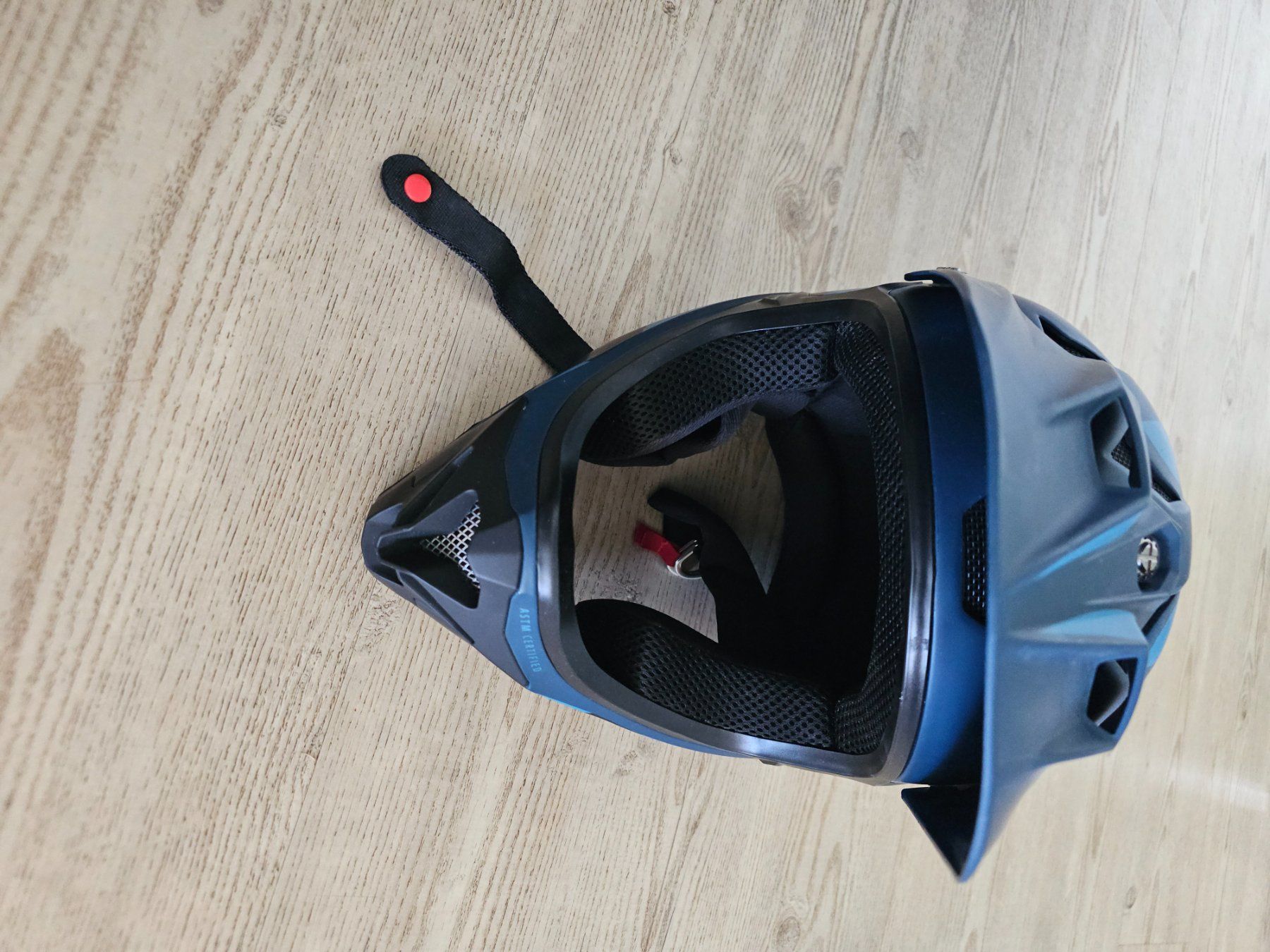Helme: Integralhelm Bluegrass blau, Grösse S, wie neu – Gebraucht aus Brugg AG von Guckstu 3
