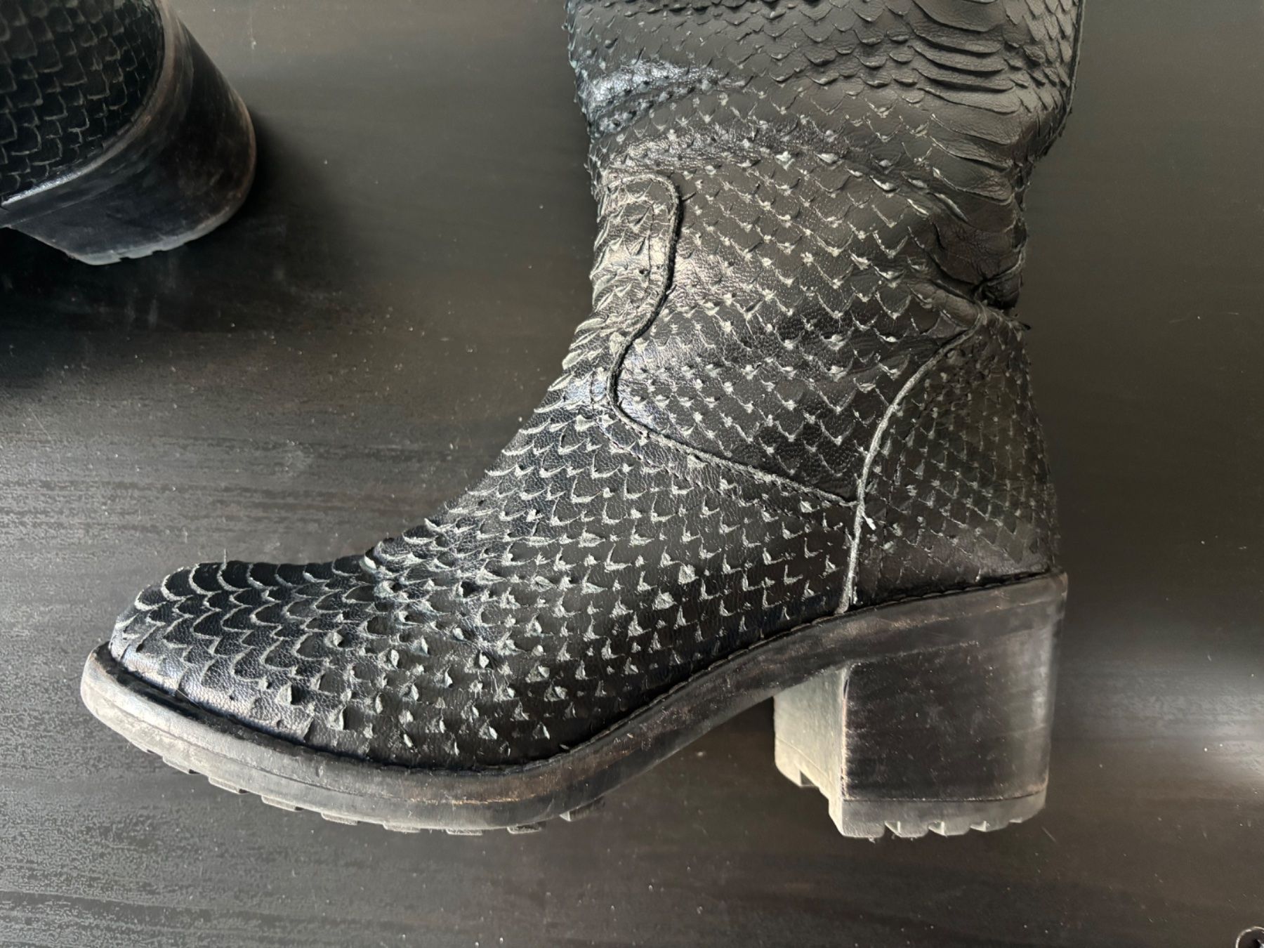 Scarpe da donna: Beautiful Italian black snake boots – Nuovo (secondo la descrizione) da Genève venduto da Bella_909 3