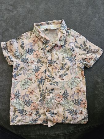 Primark Set Hemd und Shorts Blumenmuster Grösse 92