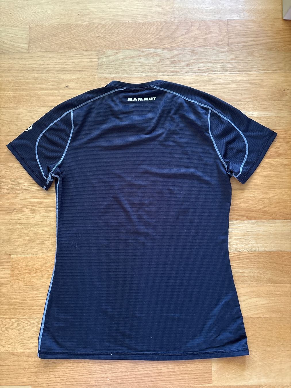 Mammut T-shirt: Mammut Funktions T-Shirt – Usato da Gipf-Oberfrick venduto da PhillipaB 2