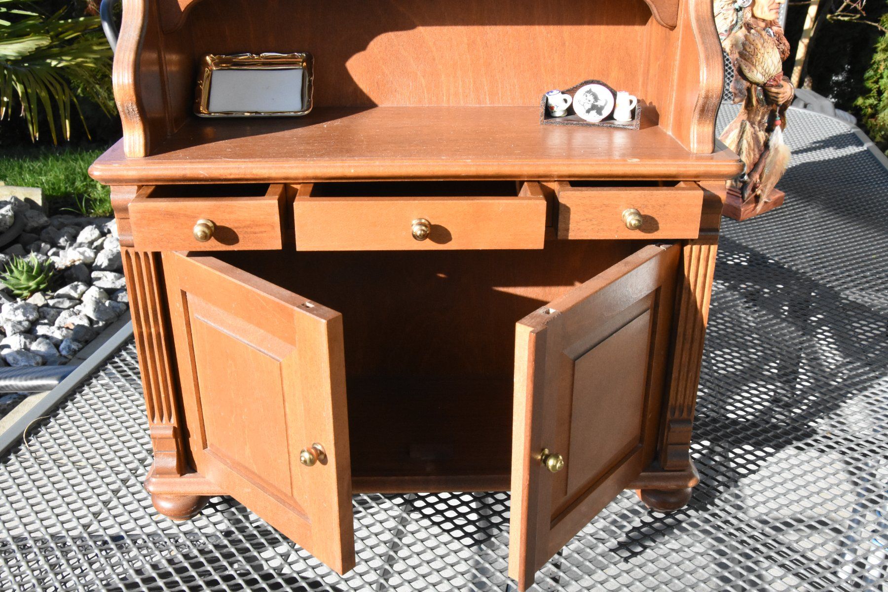 Credenze: Miniatur-Buffet mit Zubehör – Usato da Giswil venduto da Guardia75 6