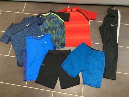 Jungen Sportkleiderpaket Gr. 146/152