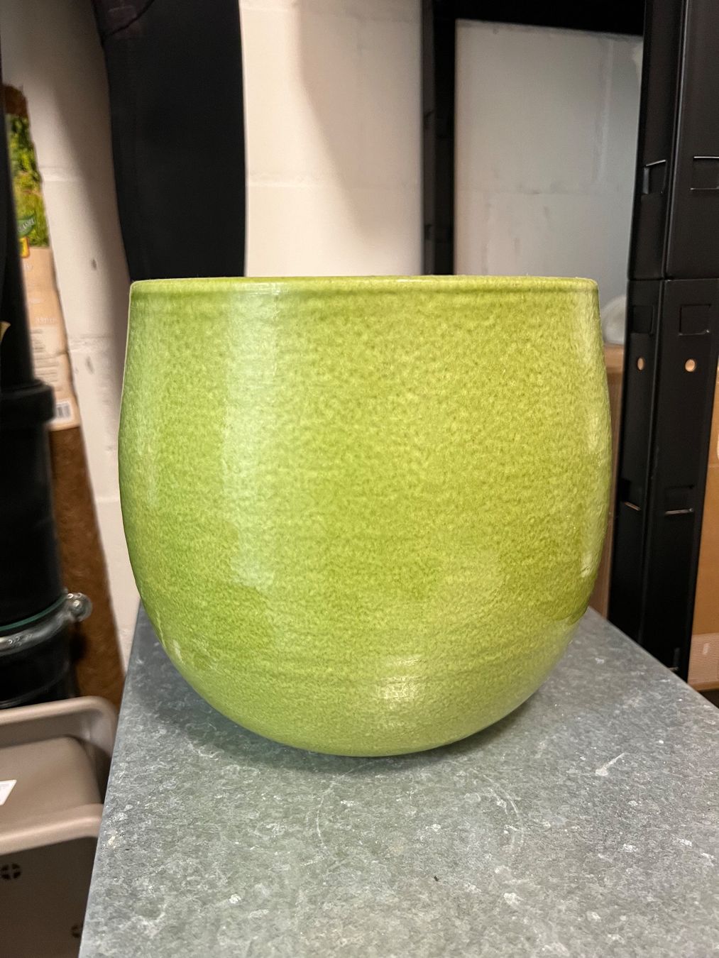 Blumentöpfe: Plant Pot l Blumentopf – Gebraucht aus Uitikon Waldegg von sel_rs2d