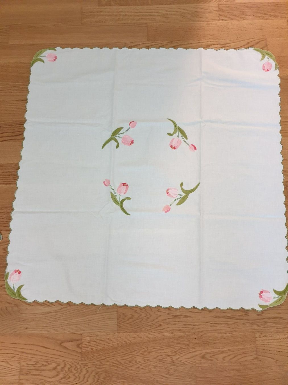 Altra biancheria da tavola: Tischdecke mit 3 Servietten – Usato da Zumikon venduto da chv_w96q