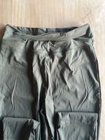 Khakifarbene Sportleggins, Grösse S-M