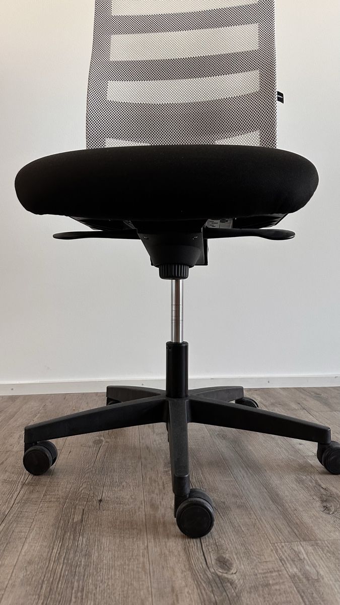 Chaises: Chaise de bureau – D'occasion à Bassecourt par Typos 3