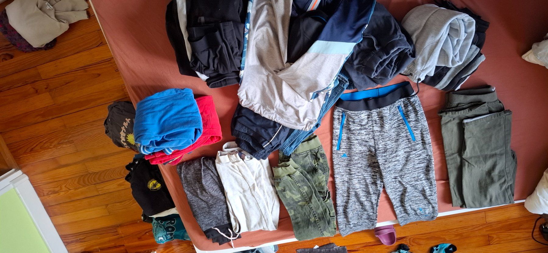 Lotti & Set di vestiti: Habits garçon 10-12 ans – Usato da Genève venduto da kannatta110 5