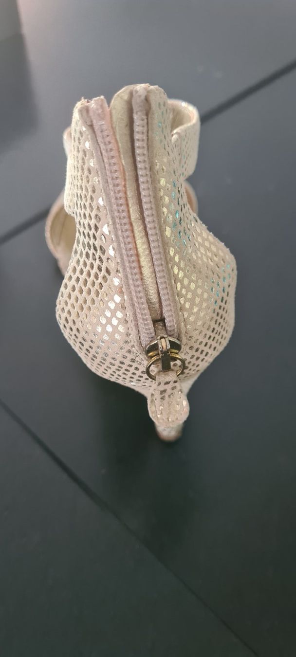 Chaussures femmes: Magnifique Escarpin 123 Paris – Neuf (Voir description) à Riddes par nati48 3