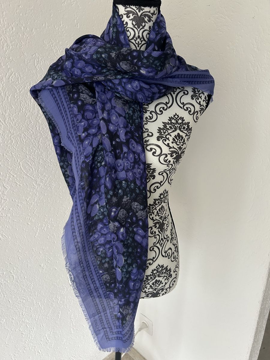 Givenchy Foulard & Sciarpe: Sciarpa Givenchy NEW! – Nuovo e nell'imballaggio originale da Locarno venduto da Matic04 3