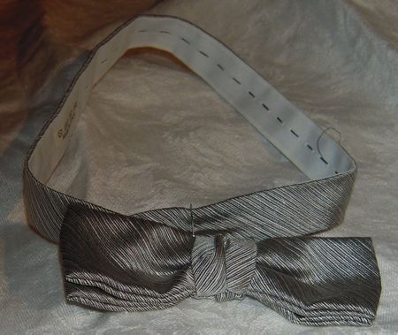 3) Krawatte (Fliege)