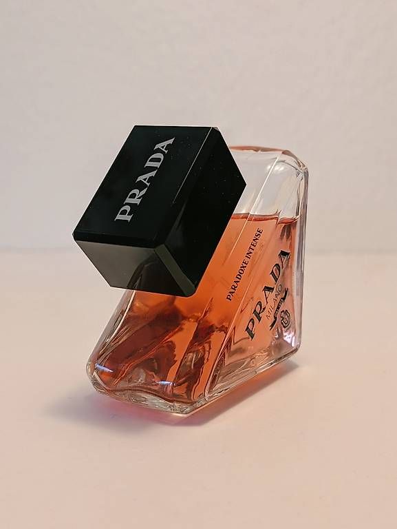 Prada Profumi & Eau de Toilette: Prada Paradoxe Intense EDP 50ml (1/2) – Usato da Bern venduto da JessJako 1