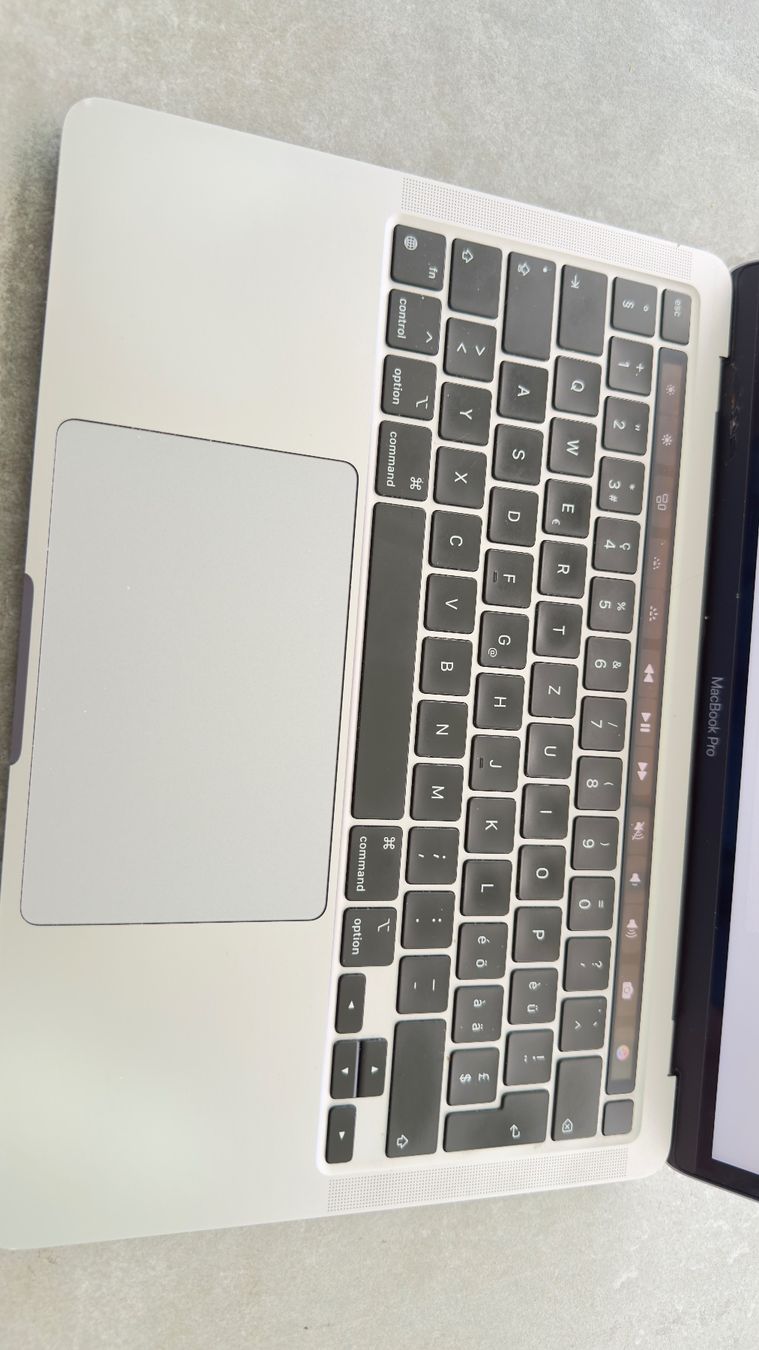 Apple Notebooks: MacBook Pro 13" - Puce M1 - SSD 512 Go - CPU & GPU 8 coeurs – Gebraucht aus Pully von ta571 8