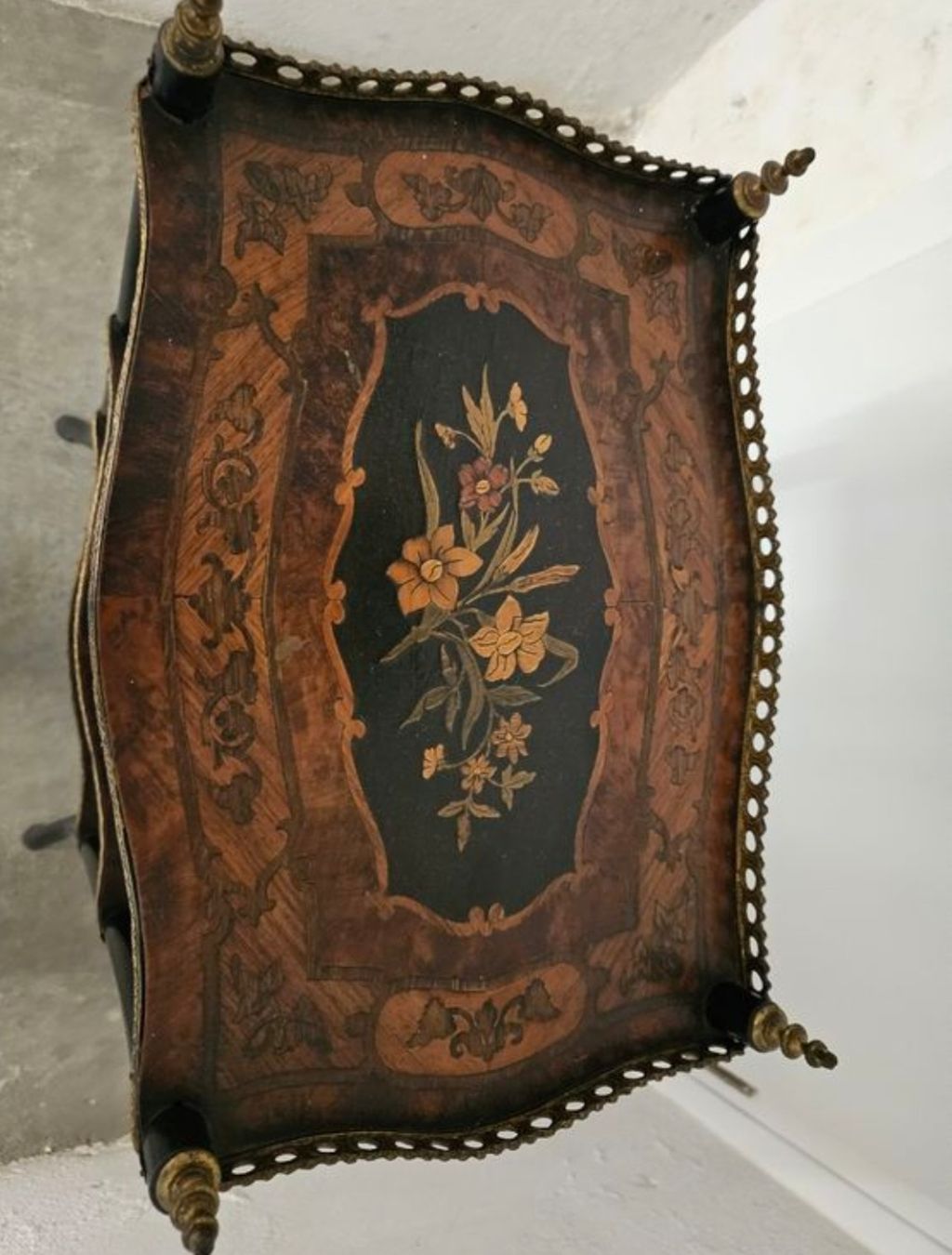 Regale: Mobile d’epoca stile Napoleone III, ca. 1850 – Gebraucht aus Pura von and_8dzs 1