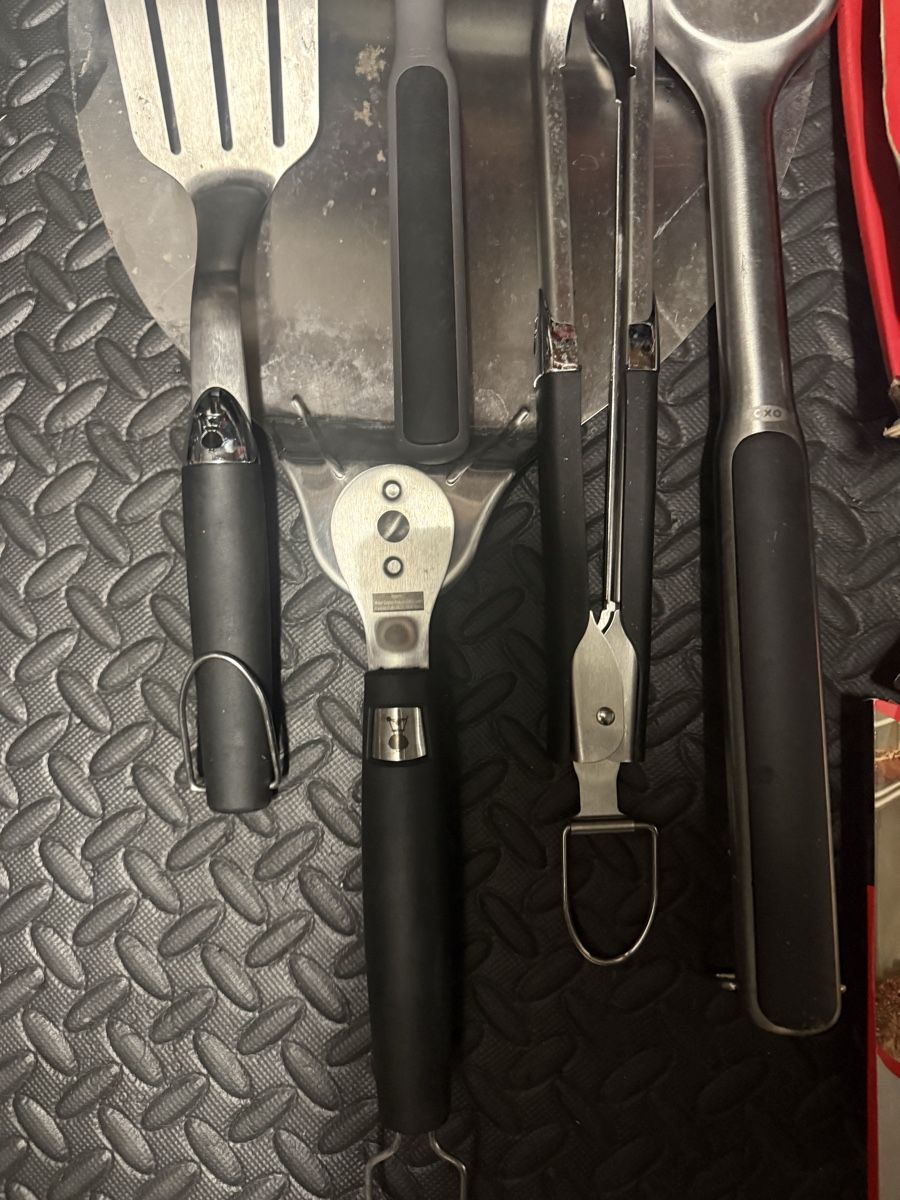 Weber Elettrodomestici da cucina: Weber grill set and pizza stone – Usato da Genolier venduto da fan_6jww 1
