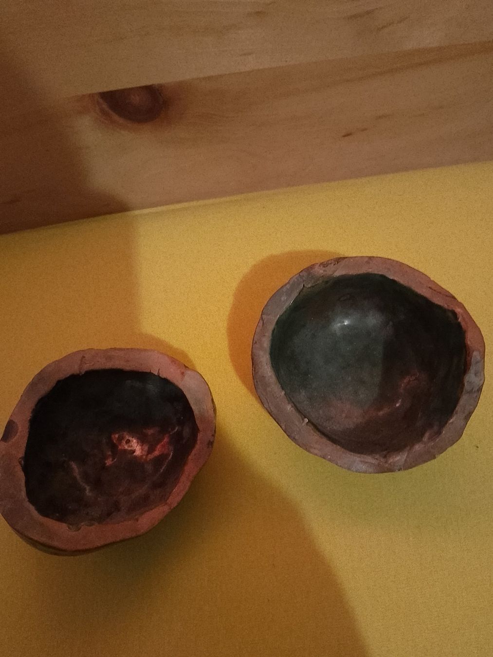 Toutes les décorations: Glasierte Tonkugel, halbiert – D'occasion à Weinfelden par PaterPio1968