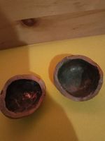 Glasierte Tonkugel, halbiert
