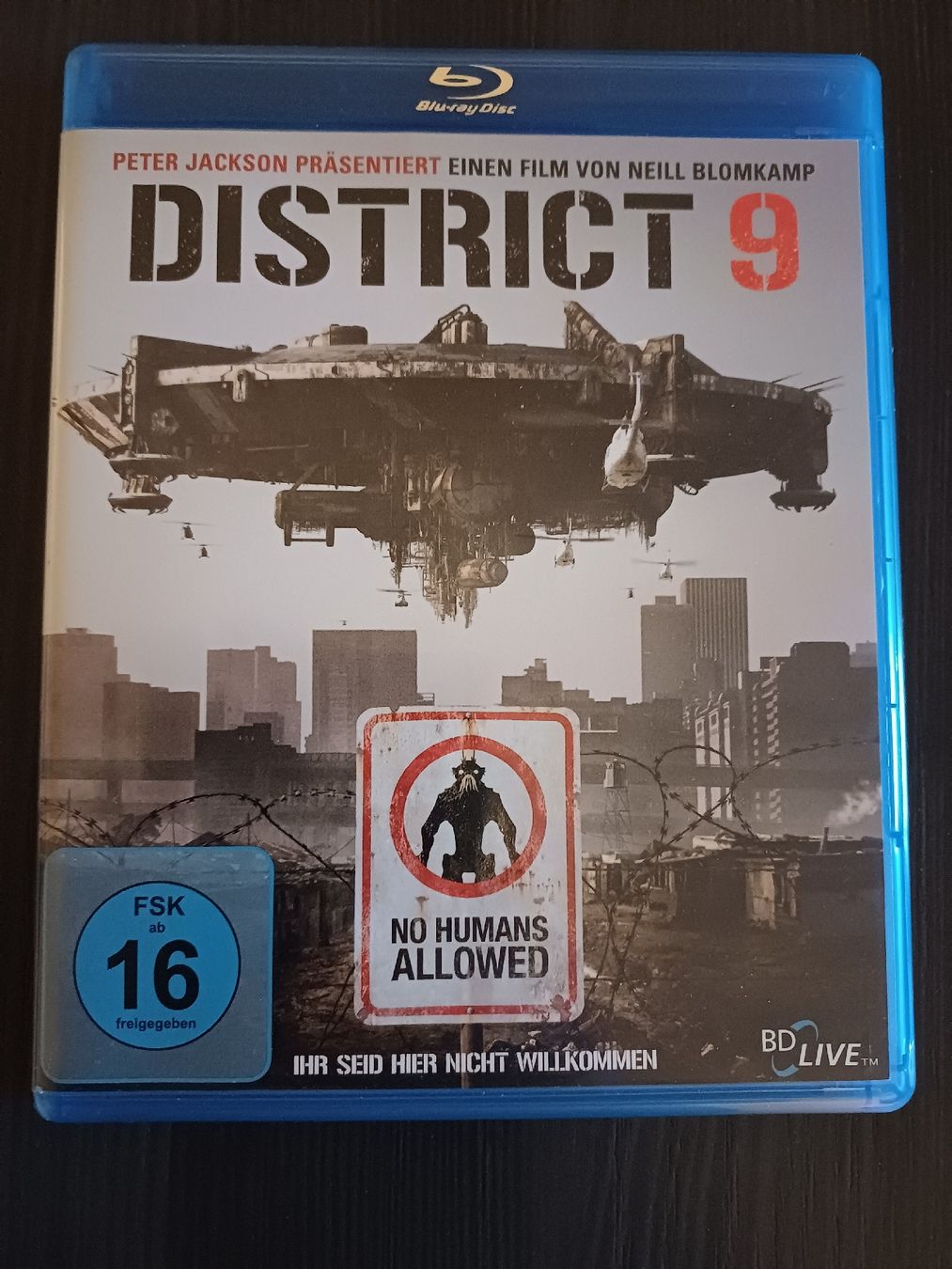 Tutti i DVDs: "District 9" auf Blu-Ray/  Top Zustand – Nuovo (secondo la descrizione) da Oberwil b. Zug venduto da ren_x6bm
