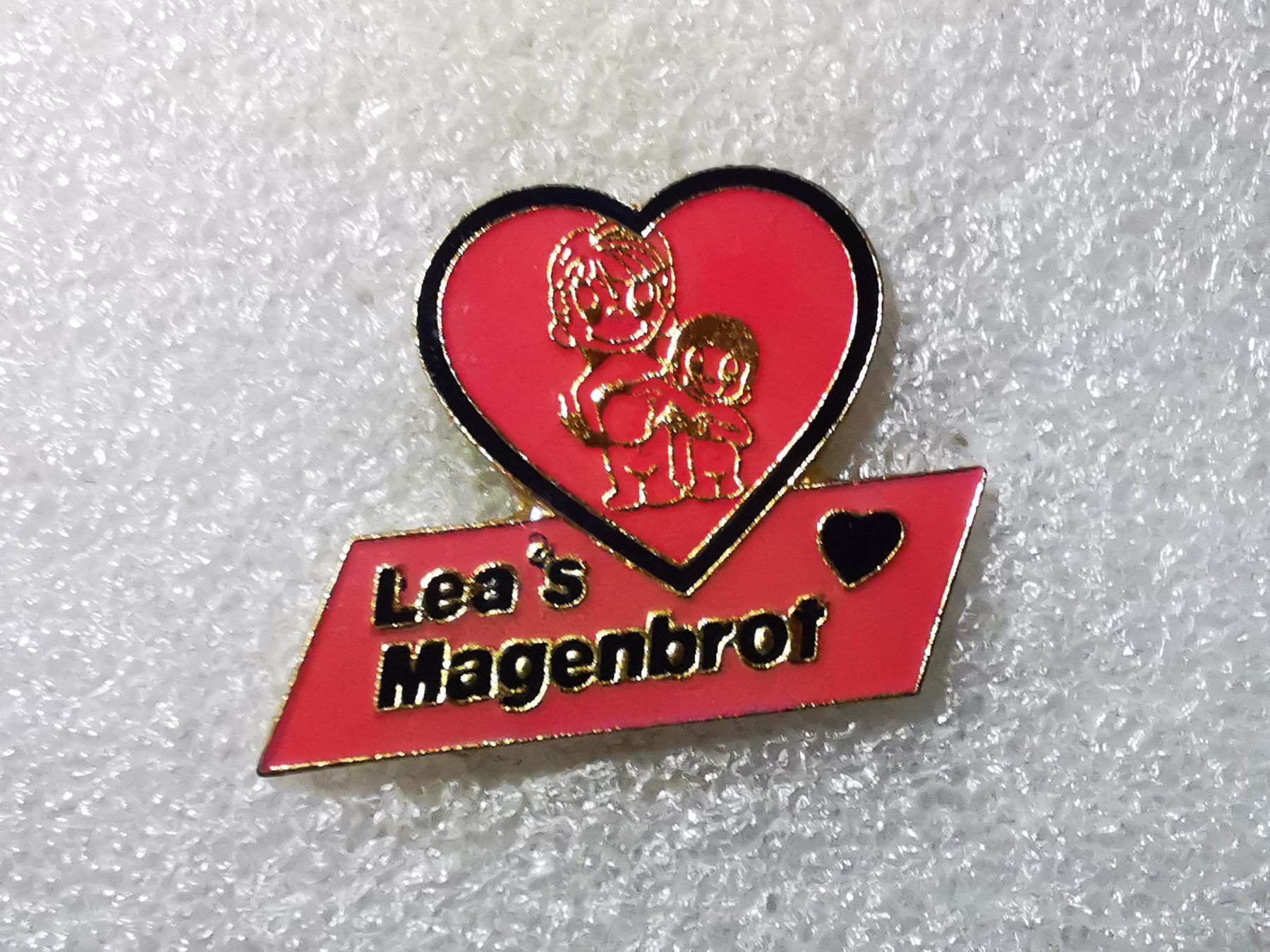 Placchette & Badge: Ansteckpin 55: Lea's Magenbrot – Usato da Oppligen venduto da Pin-Fall-Shop