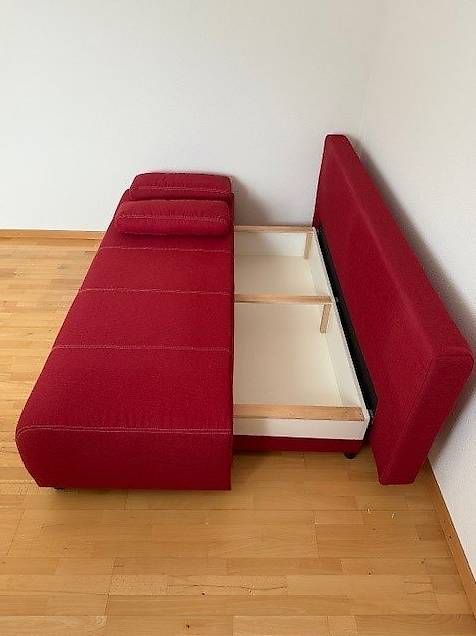 Divani: Sofa Rot ausziehbar (Bettsofa) – Usato da Tägerwilen venduto da cici123 2